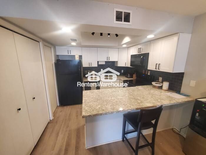 2118 E Center Ln #2 - Photo 3 of 11