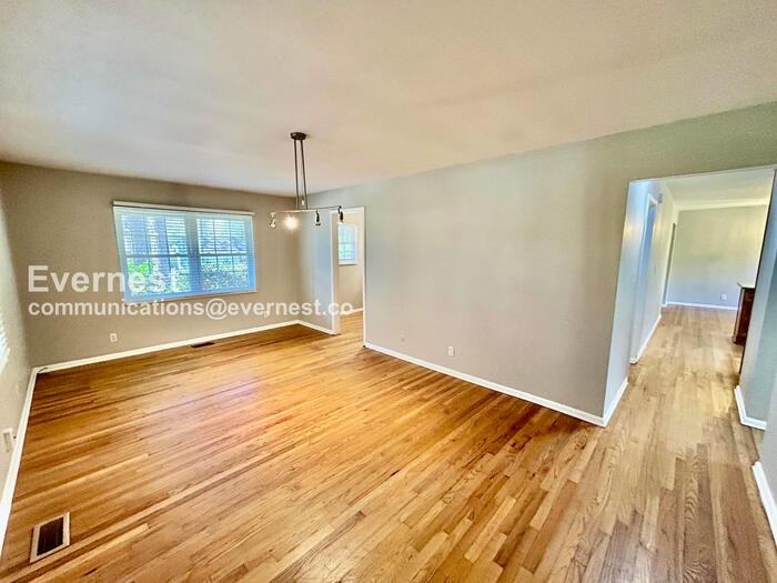 3829 Captain Dr - Photo 6 of 32