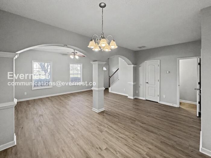 8596 Thomas Rd - Photo 5 of 31