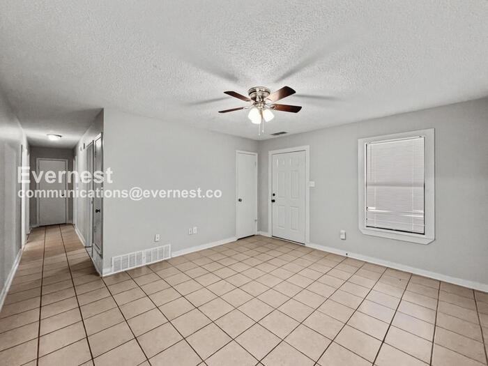 10731 Chateau Rd - Photo 6 of 23