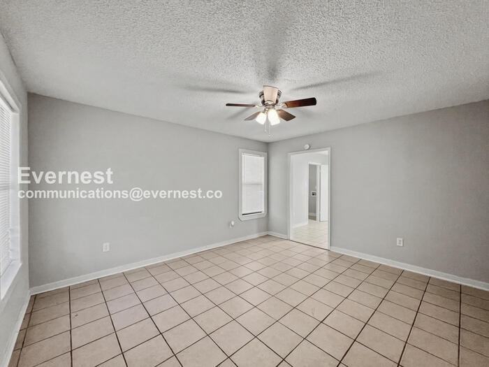 10731 Chateau Rd - Photo 7 of 23