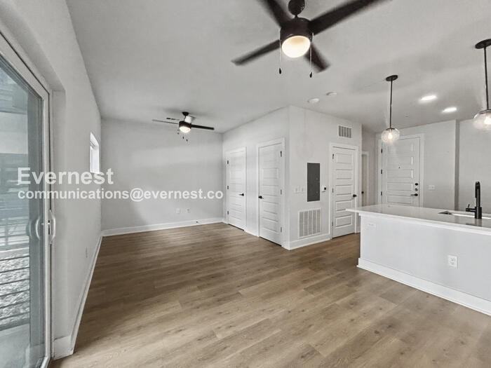 3101 Govalle Ave - Photo 4 of 15