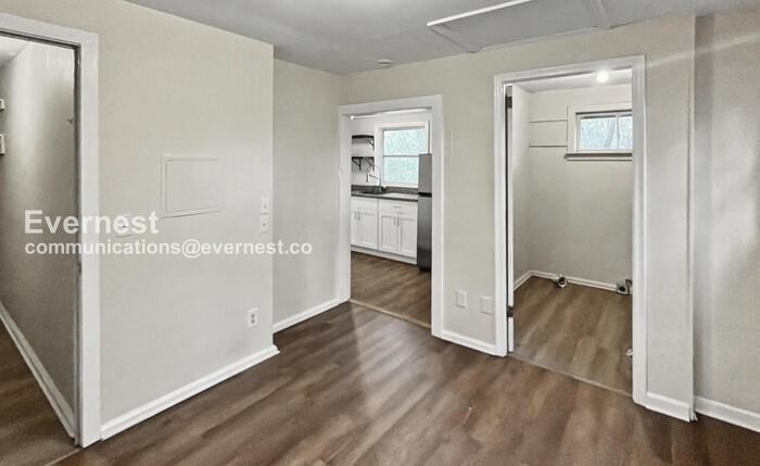 1700 Ashmore Ave #B - Photo 4 of 16