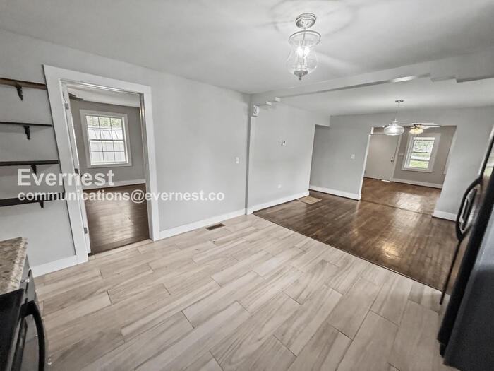 4316 Tate Ave - Photo 3 of 17