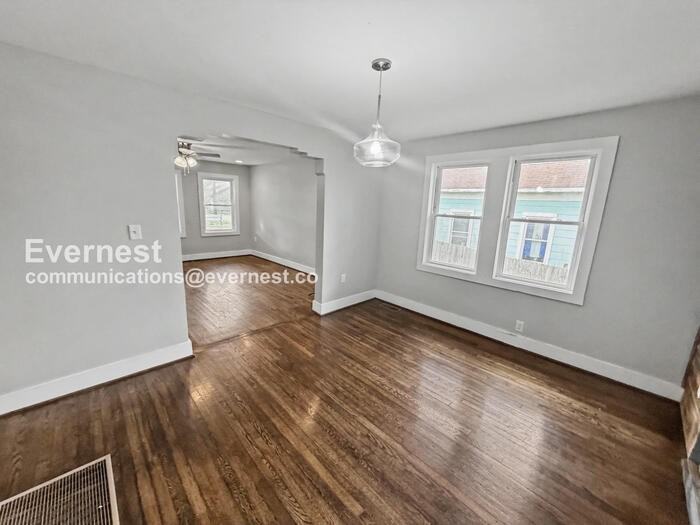 4316 Tate Ave - Photo 4 of 17