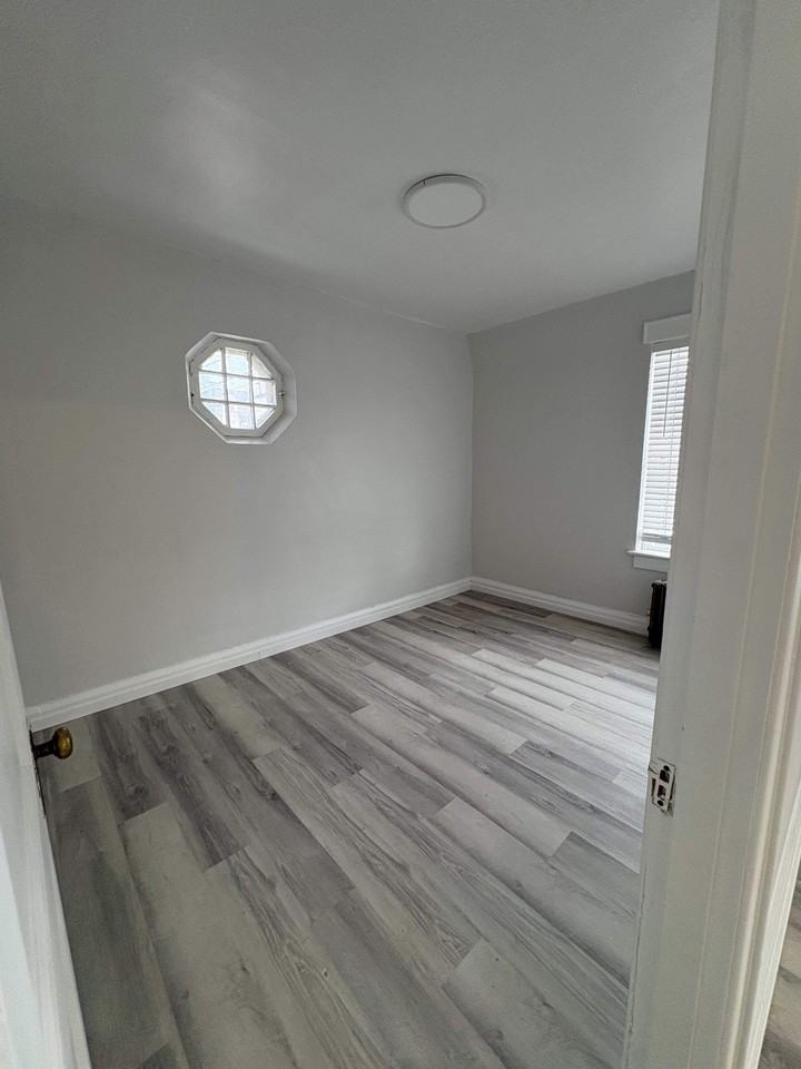 model - 2105 Cornwall - Photo 5 of 19