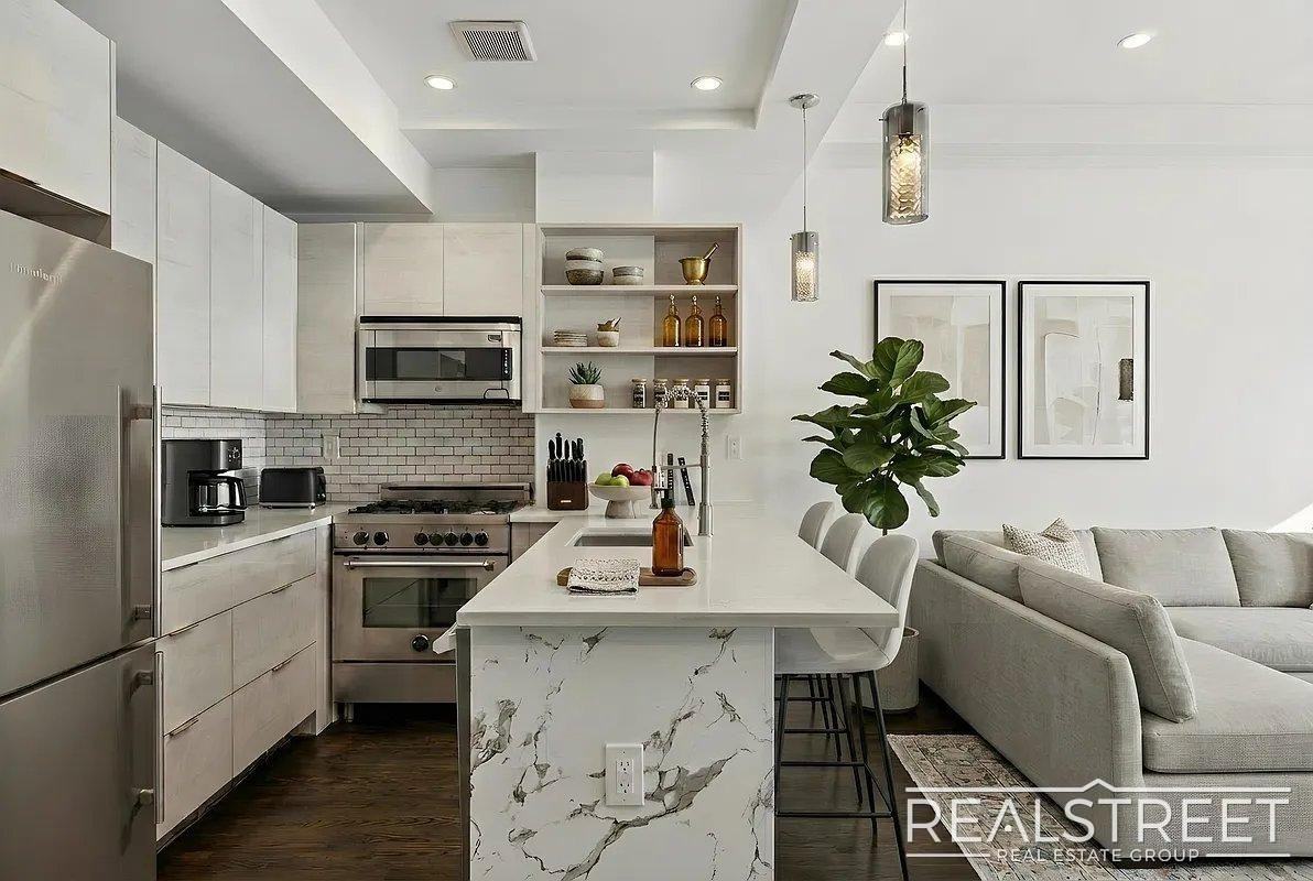 183 Moffat St #1 - Photo 5 of 16