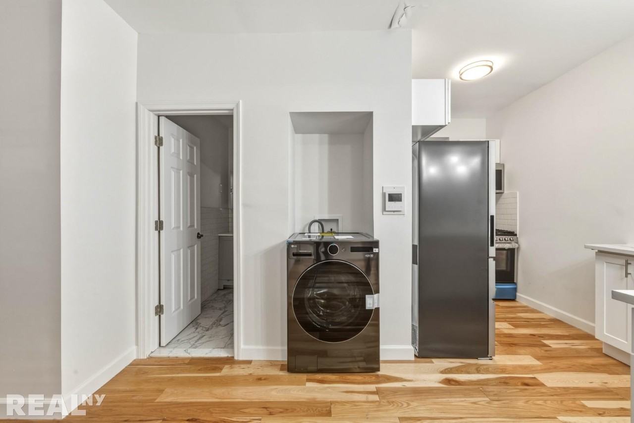 523 W 143rd St #1A - Photo 6 of 9