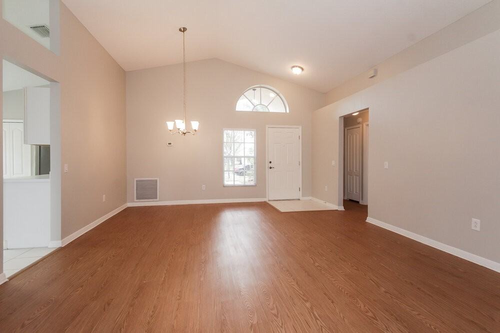 9007 Egret Cove Cir - Photo 2 of 13