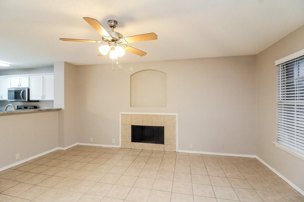 1616 Columbia Dr - Photo 2 of 15