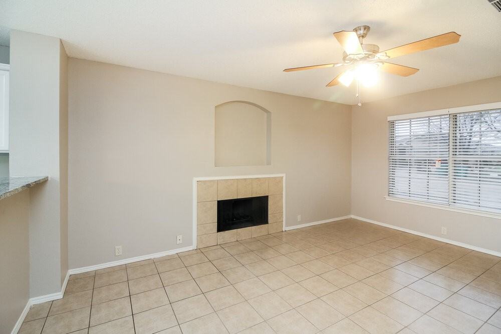 1616 Columbia Dr - Photo 3 of 15