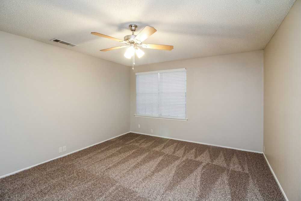 1616 Columbia Dr - Photo 6 of 15