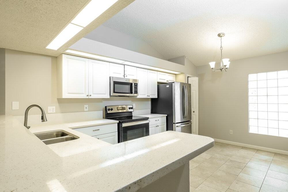 1126 Brookwood Bluff Rd E - Photo 6 of 16