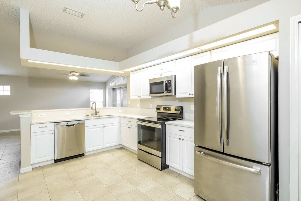 1126 Brookwood Bluff Rd E - Photo 7 of 16