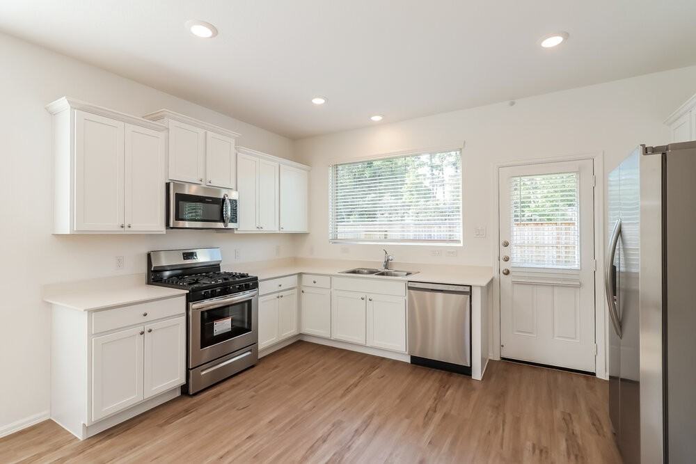 1934 Ballesteros St - Photo 7 of 17