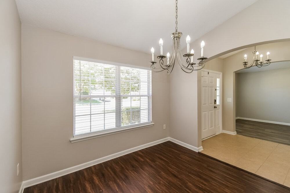 2507 Creekfront Dr - Photo 4 of 16