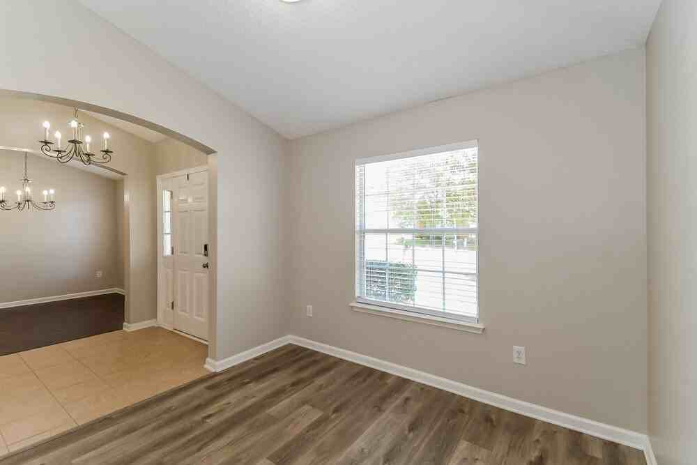 2507 Creekfront Dr - Photo 7 of 16