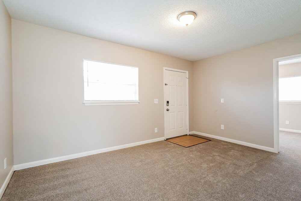 5664 Hillman Dr - Photo 5 of 16