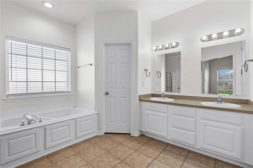 421 Kate Dr - Photo 5 of 20