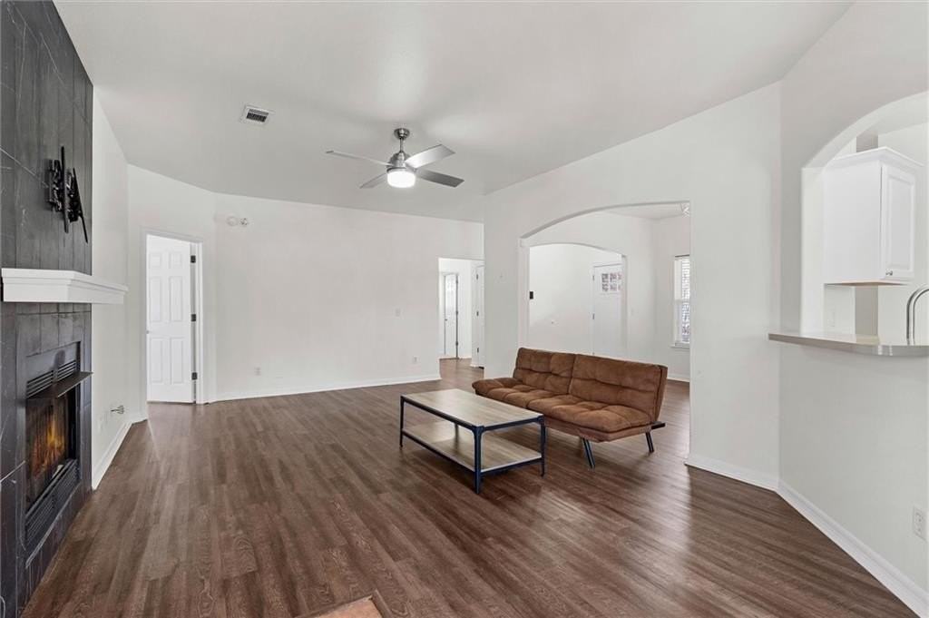 421 Kate Dr - Photo 5 of 9