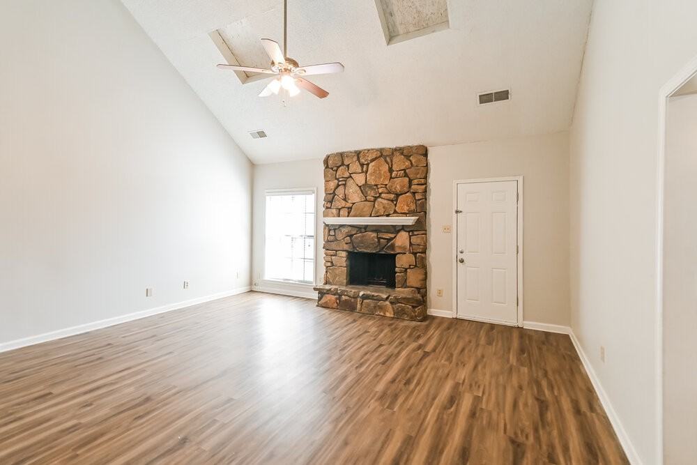 2224 Webbing Dr - Photo 5 of 17