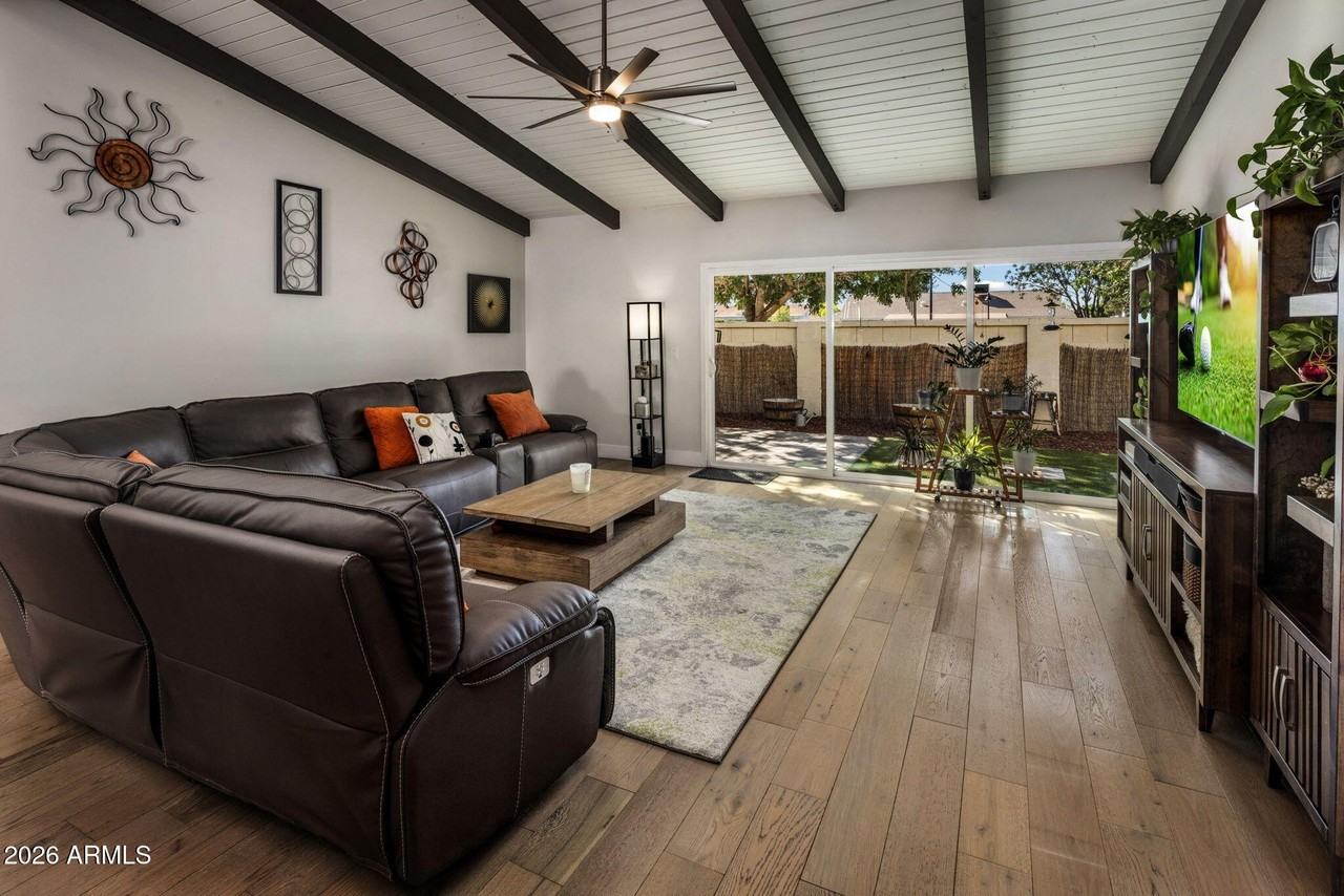 8633 E Monterosa Ave - Photo 5 of 29