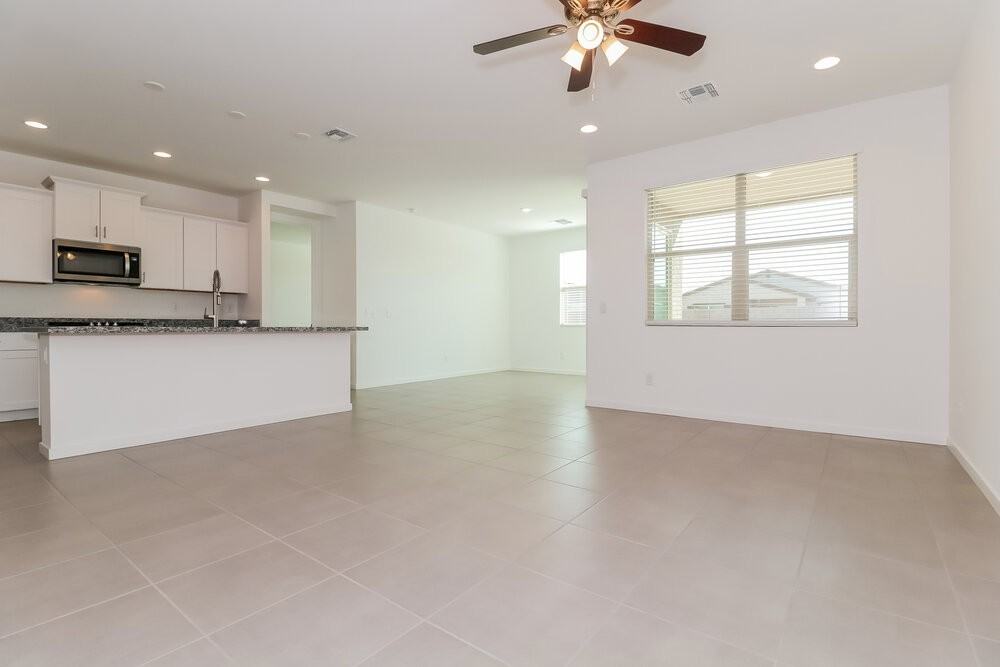 5627 W Walatowa St - Photo 5 of 16