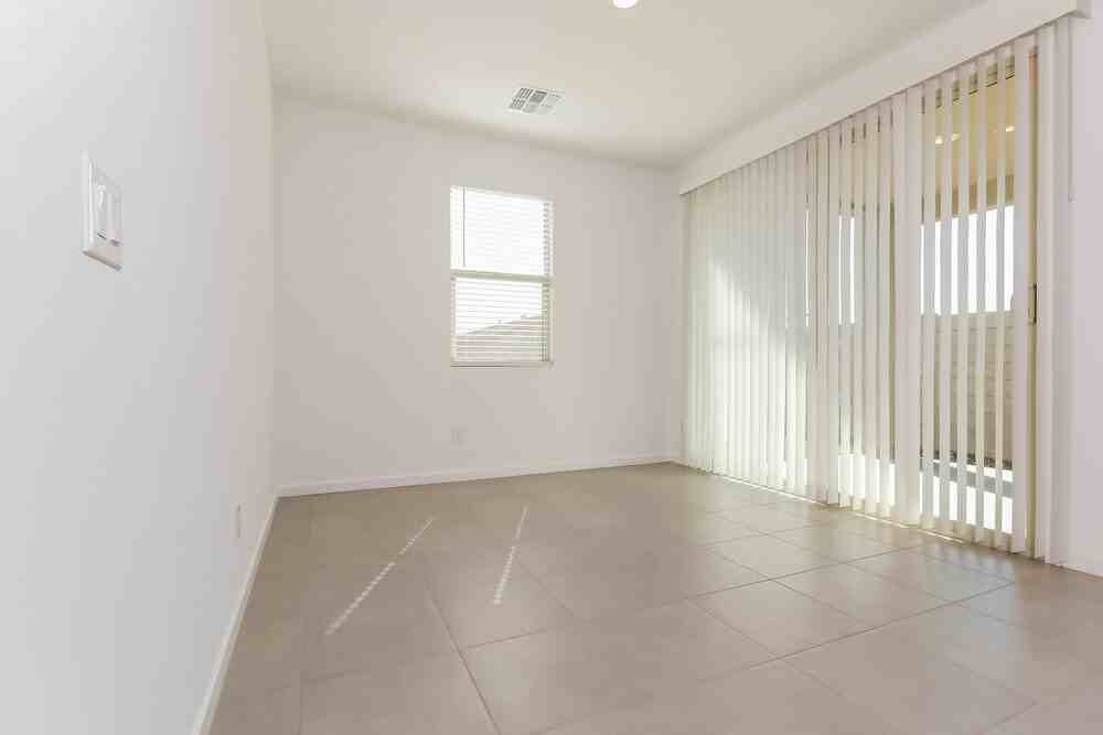 5627 W Walatowa St - Photo 6 of 16