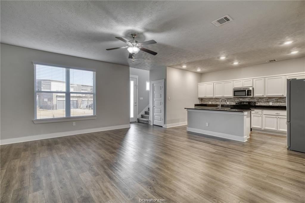 3900 Yukon Ln - Photo 2 of 20