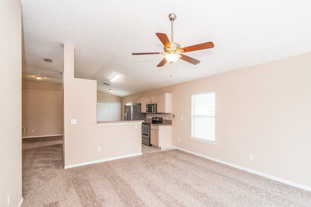 1691 Northglen Cir - Photo 4 of 15