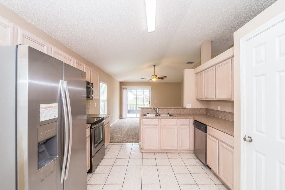 1691 Northglen Cir - Photo 5 of 15