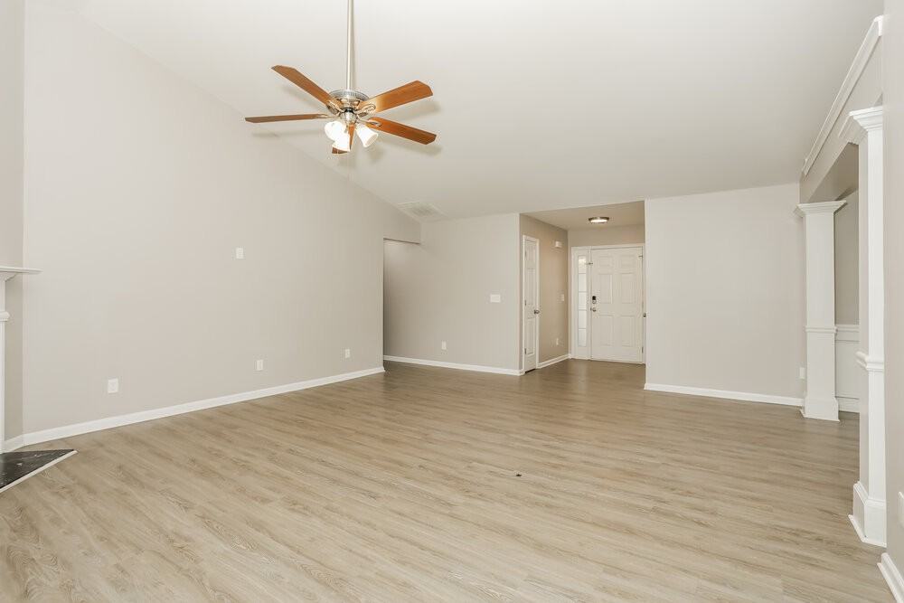 402 Black Fox Dr - Photo 5 of 17