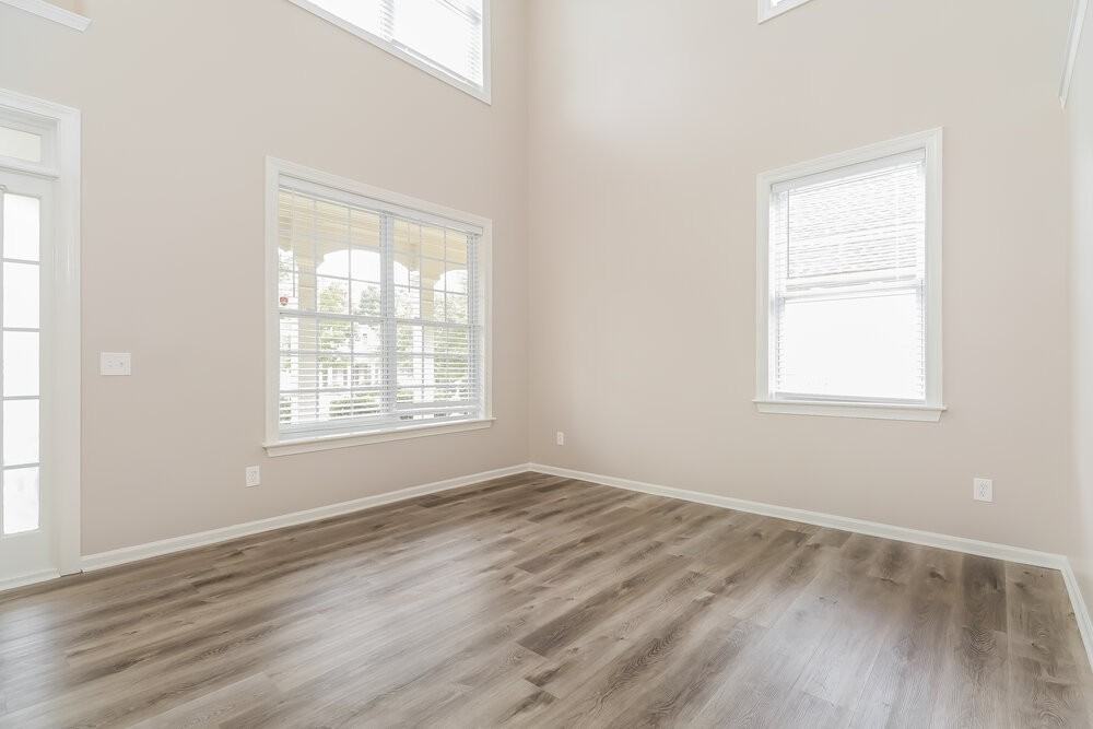 361 Southgate Dr - Photo 4 of 17