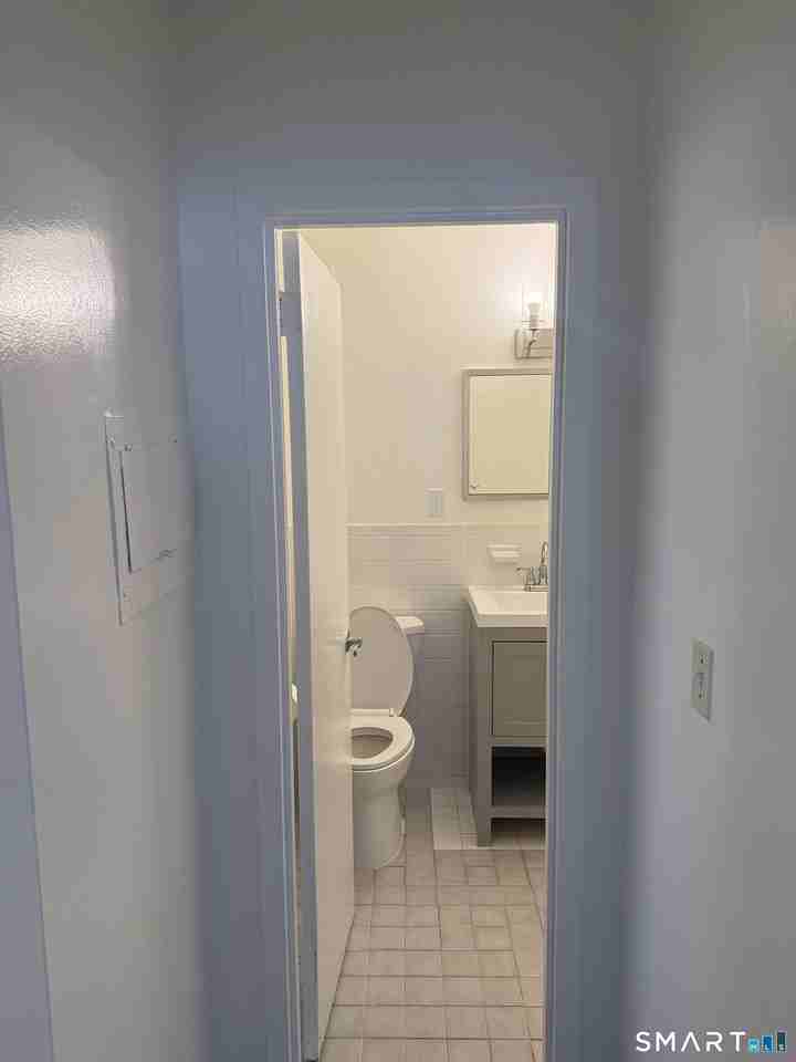 140 Grove St Apt 2a #2A - Photo 5 of 8