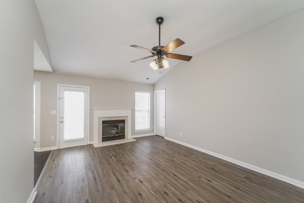 10342 Battle Ct - Photo 6 of 19