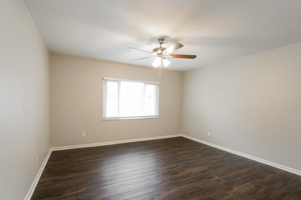 814 Settlers Rd - Photo 3 of 16