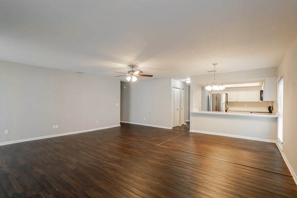 814 Settlers Rd - Photo 4 of 16