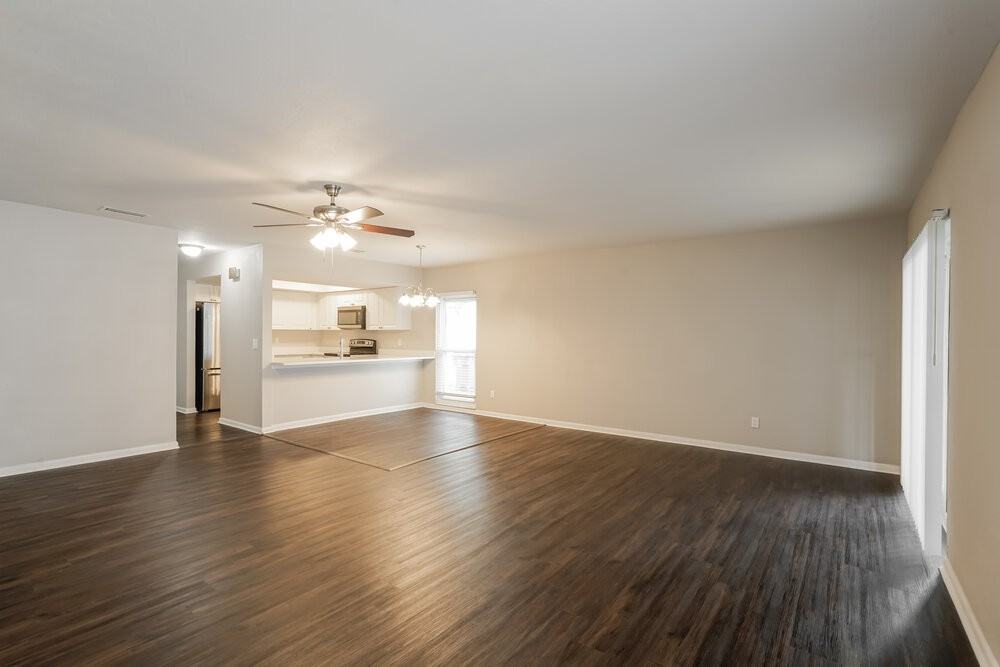 814 Settlers Rd - Photo 5 of 16