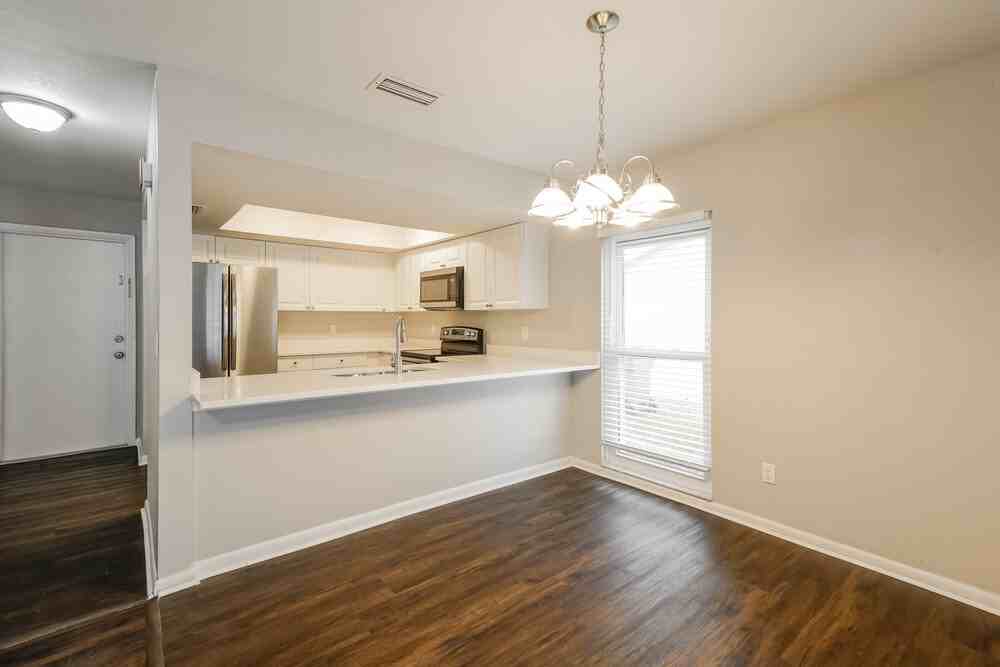 814 Settlers Rd - Photo 6 of 16