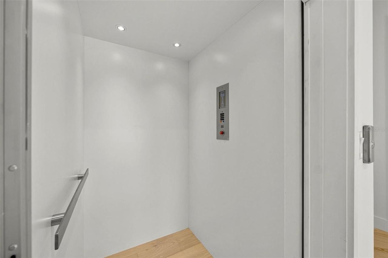 3228 W Oakellar Ave - Photo 6 of 50