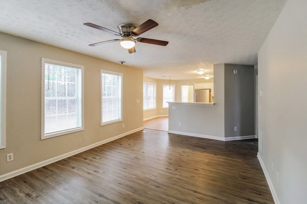 3392 Kittery Dr - Photo 5 of 17