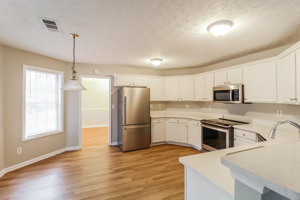 3392 Kittery Dr - Photo 7 of 17