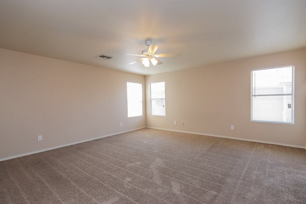 11215 W Garfield St - Photo 6 of 16