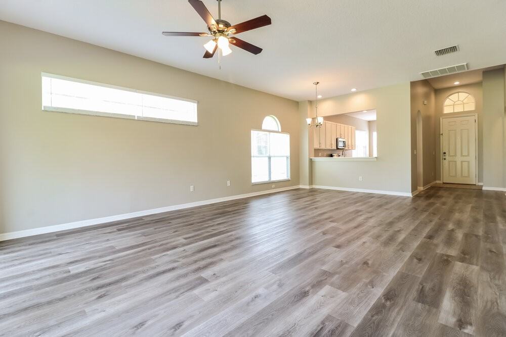 30721 Pumpkin Ridge Dr - Photo 3 of 16