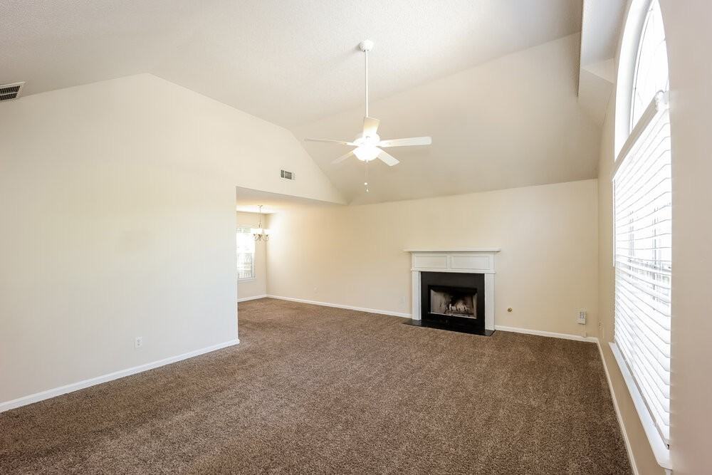 3765 Crowned Eagle - Photo 5 of 17