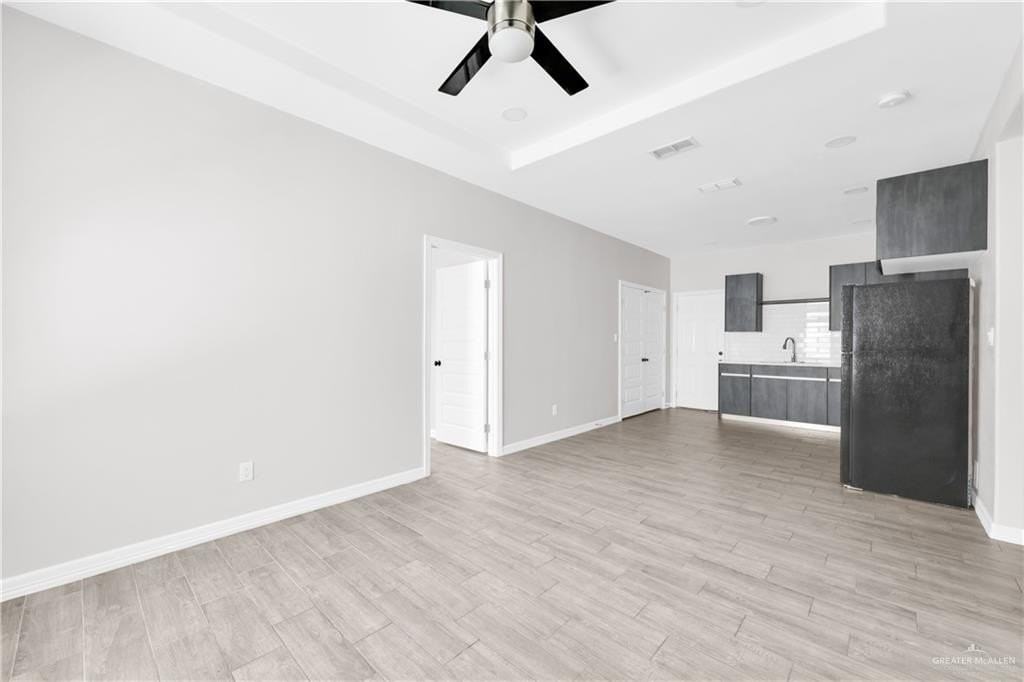 909 W La Pointe Ave Apt 2 - Photo 5 of 18