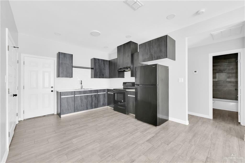 909 W La Pointe Ave Apt 2 - Photo 7 of 18