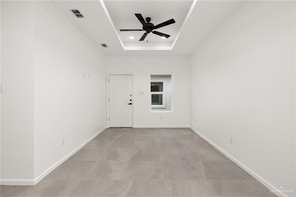 2813 Links Dr Apt 3 - Photo 3 of 16