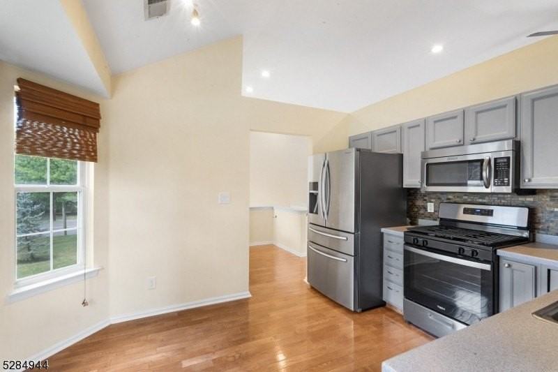 77 Williamson Ct - Photo 6 of 28