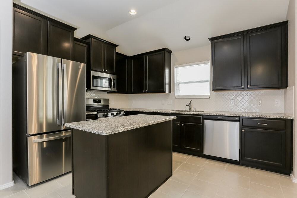 1104 Bight Ct - Photo 6 of 16